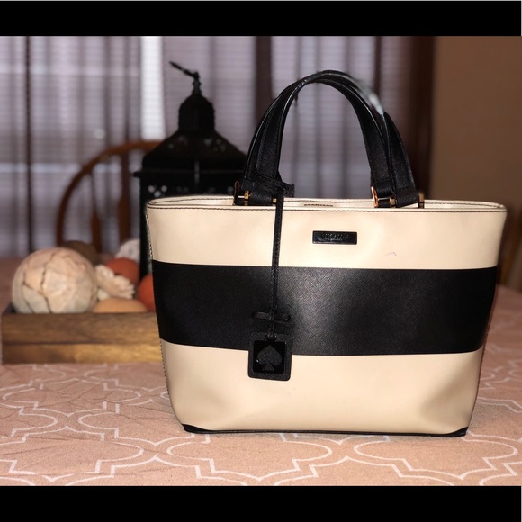 kate spade Handbags - Kate Spade Handbag Gently Used